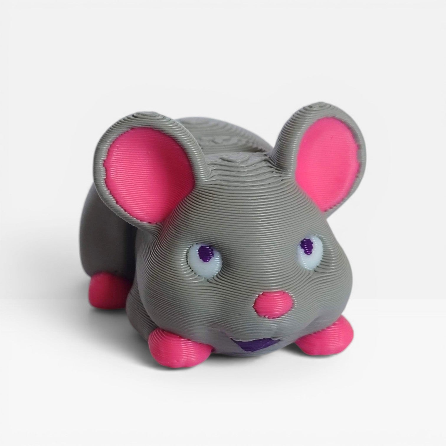 3D spausdinta pelytė su magnetuku – miela dekoracija šaldytuvui
