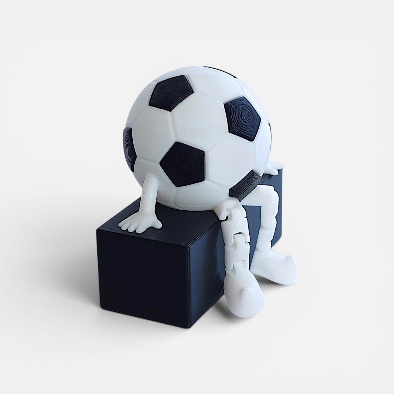3D spausdintas futbolo kamuolio žaisliukas