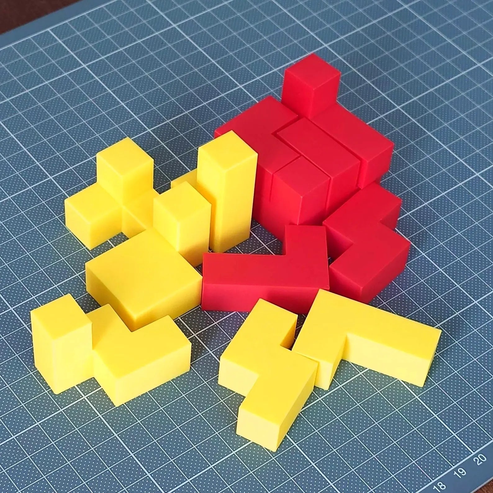 3D spausdintas galvosūkio kubas