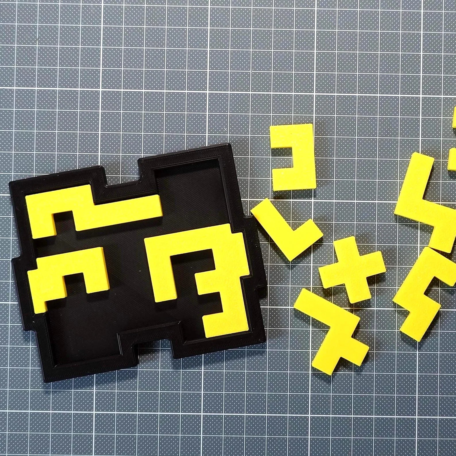 3D spausdintas galvosūkis – 10 detalių