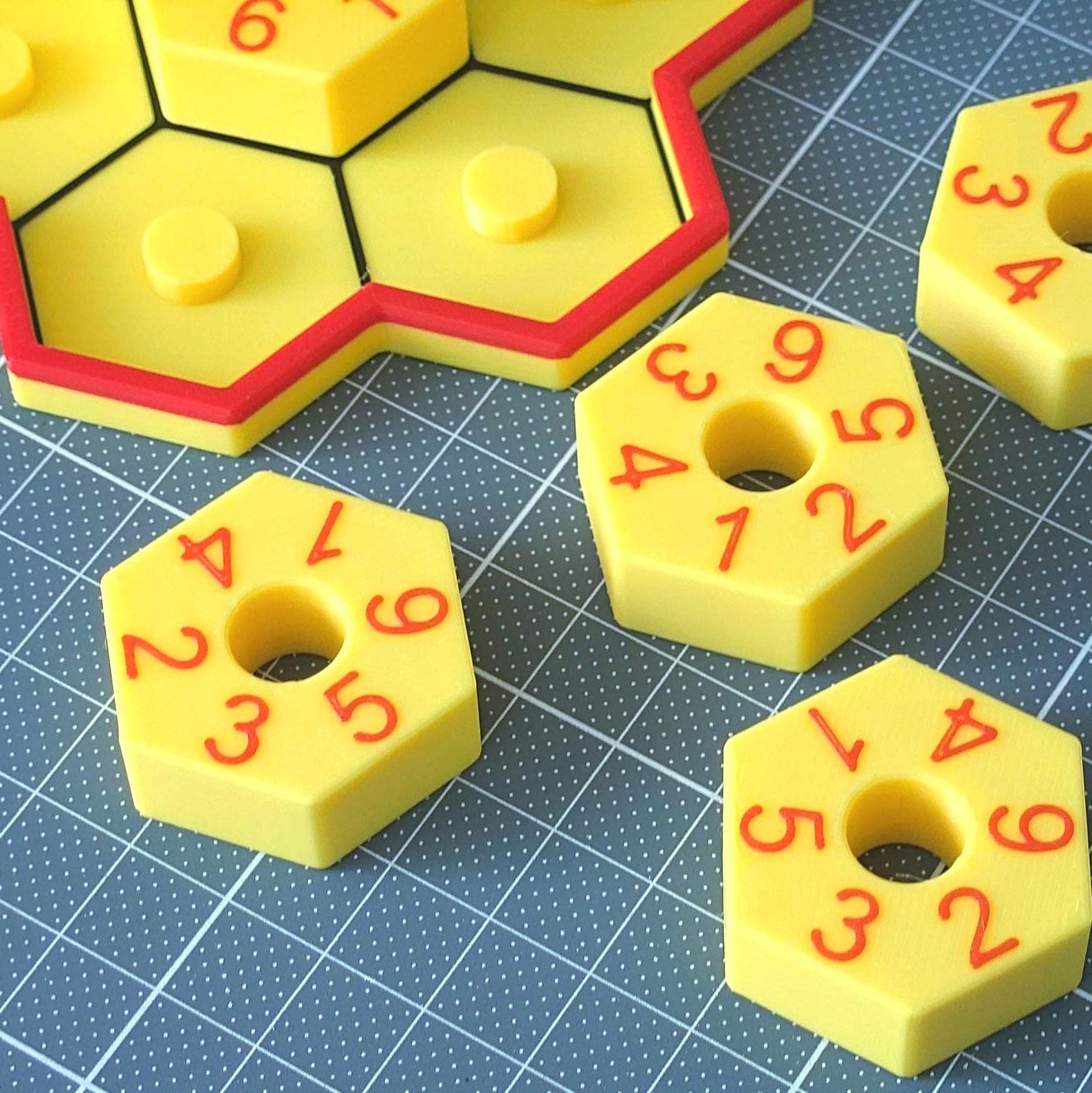 3D spausdintas 7 šešiakampių galvosūkis
